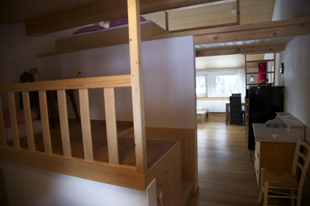 Apartment Turmzimmer Langwies エクステリア 写真