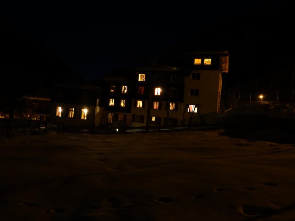 Apartment Turmzimmer Langwies エクステリア 写真
