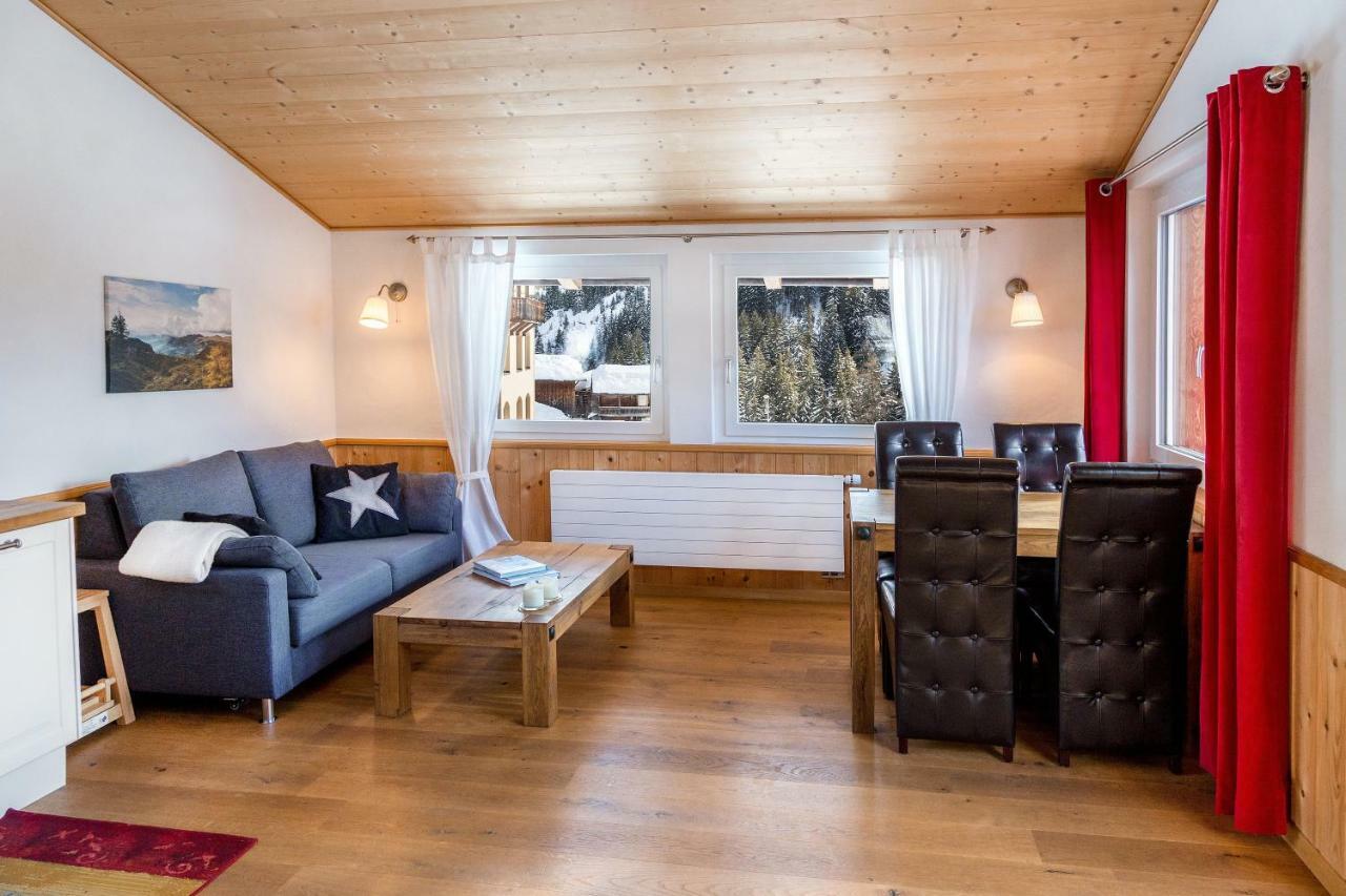 Apartment Turmzimmer Langwies エクステリア 写真