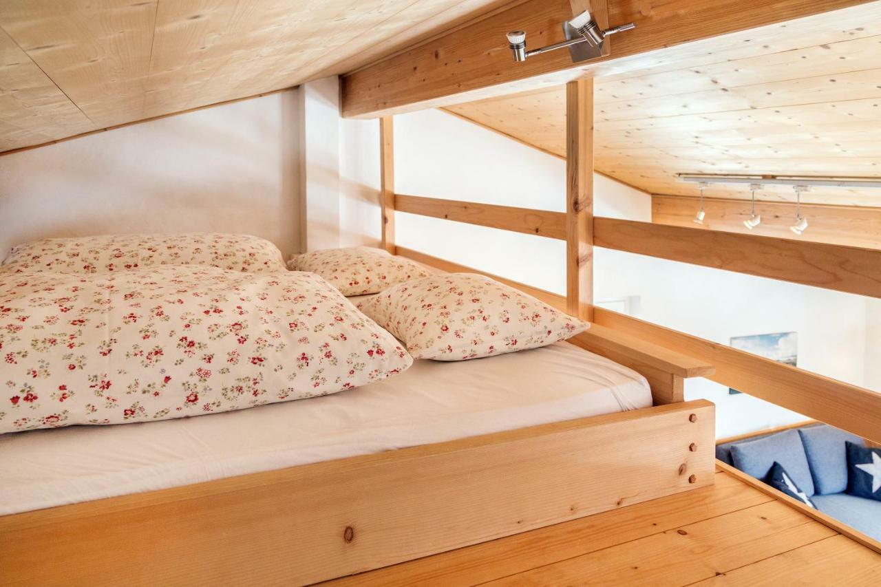 Apartment Turmzimmer Langwies エクステリア 写真